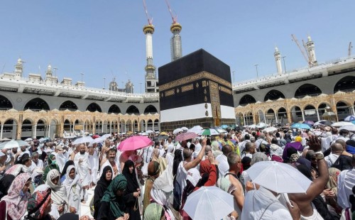 এবার হজে মৃত্যু ছাড়িয়েছে ১৩০০,  বাংলাদেশি ৩৫ 