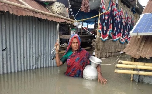 কুড়িগ্রামে ব্রহ্মপুত্র এবং ধরলার পানি বৃদ্ধি পাওয়ায় লক্ষাধিক মানুষ পানিবন্দী 
