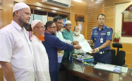 বগুড়া রেলওয়ে মার্কেটের অর্থ আত্মসাৎ মামলার আসামিদের বিরুদ্ধে স্মারকলিপি 